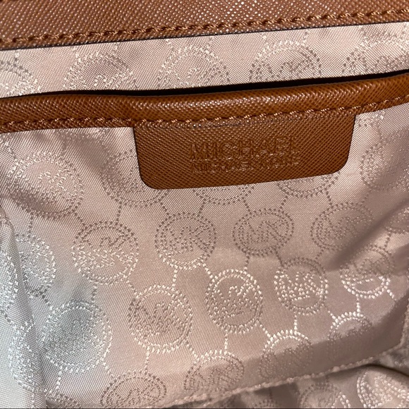 MK Large Hamilton Tote - Picture 8 of 13